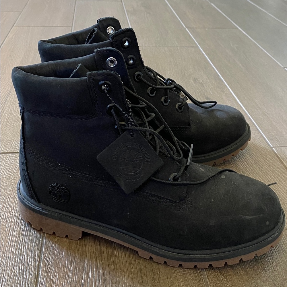 Timberland Black and Brown Lace-Up Boots - Picture 2 of 4